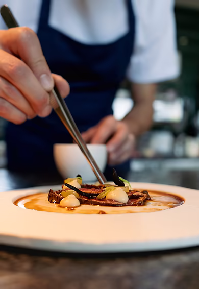 Hochwertig angerichtete Speisen im Restaurant Siegfrieds