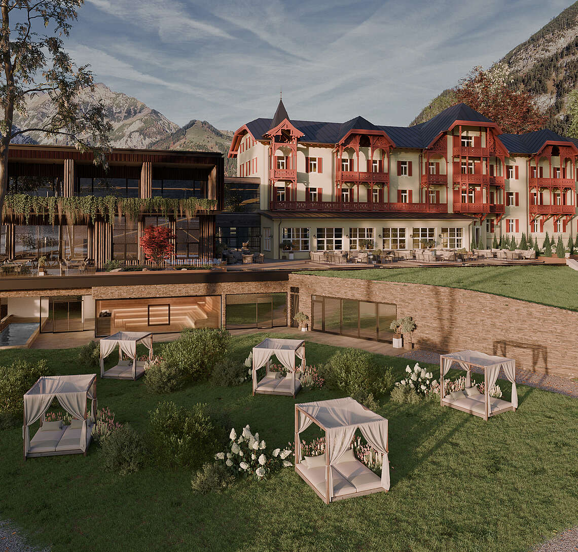 Historisches Designhotel Mazaggs – Alpenhof am Achensee mit Wellnessgarten, Pavillon und alpiner Bergkulisse